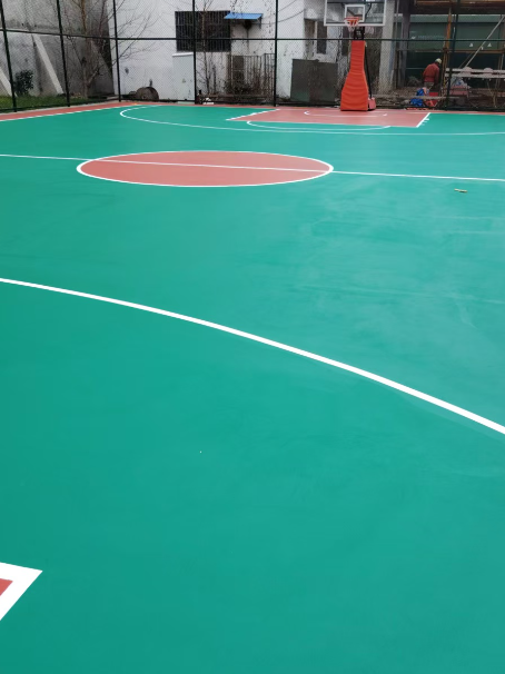 宁波 球场长期使用易出现地面开裂